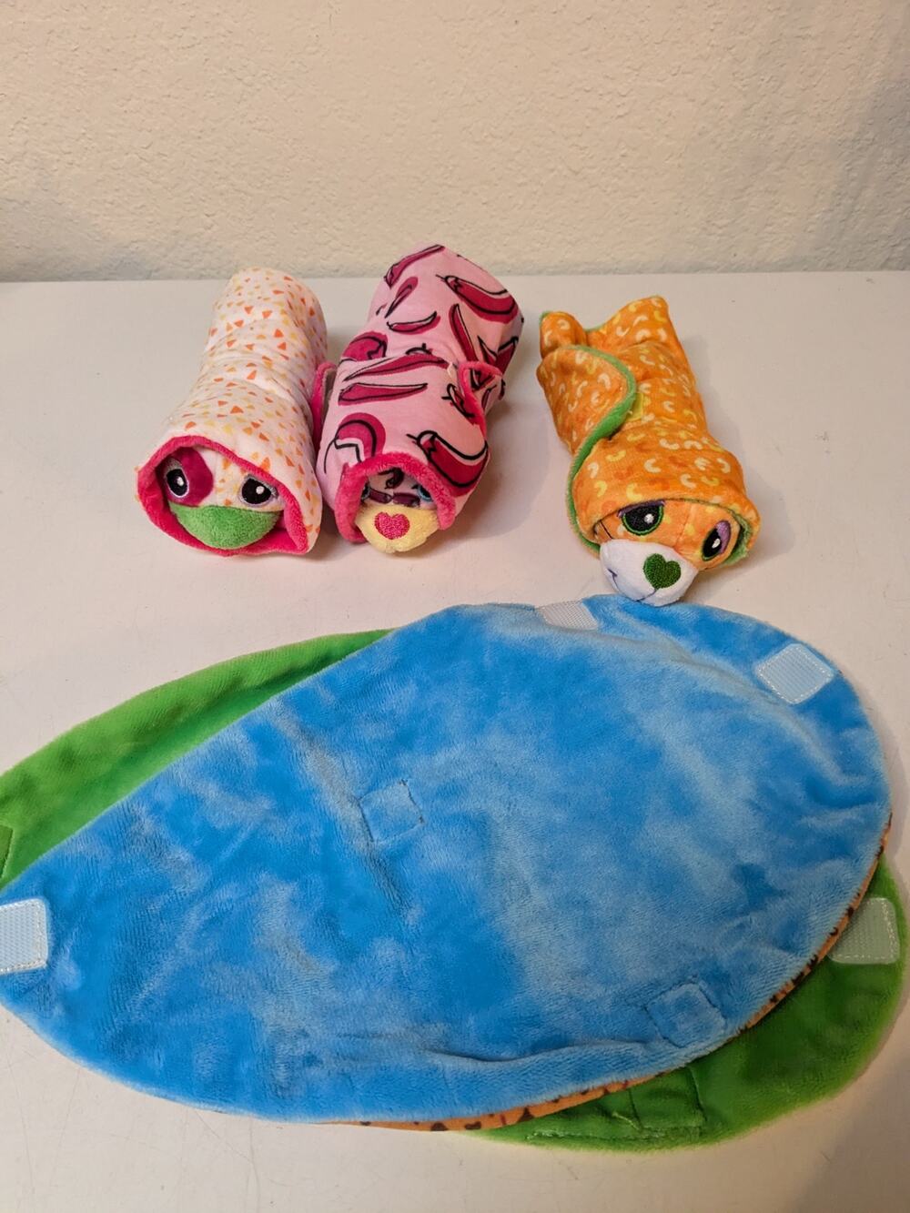 Cutetitos Taste Budditos Dog Cat Lizard 5" stuffed plushes with wraps set of 3